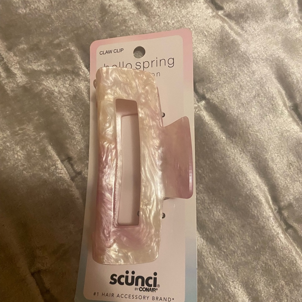 Scunci Pink and White Claw Clip